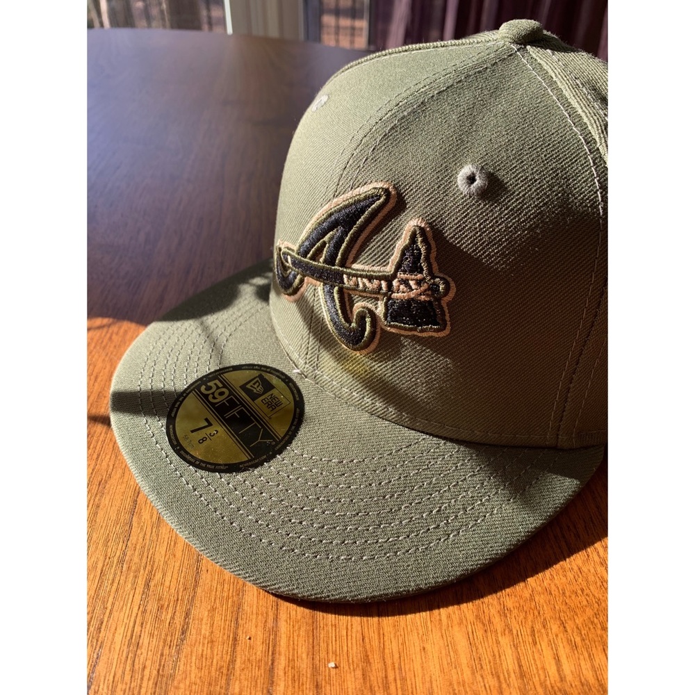 ⚾️ NWT Olive Green “New Era” Fitted Atlanta Braves Cap, size 7 ⅜ ⚾️